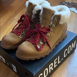 Sorel Ainsley Conquest winter boots